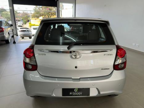 TOYOTA Etios Hatch 1.5 16V 4P FLEX PLATINUM AUTOMTICO, Foto 5