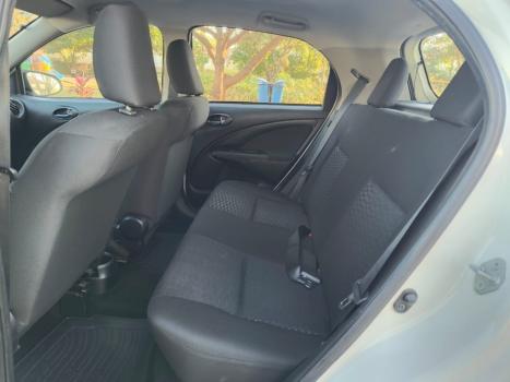 TOYOTA Etios Hatch 1.3 16V 4P FLEX X, Foto 7
