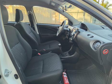 TOYOTA Etios Hatch 1.3 16V 4P FLEX X, Foto 8