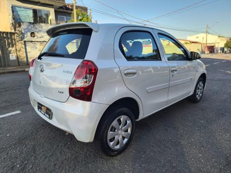 TOYOTA Etios Hatch 1.3 16V 4P FLEX X, Foto 9