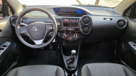 TOYOTA Etios Hatch 1.3 16V 4P FLEX X, Foto 9