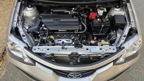 TOYOTA Etios Hatch 1.3 16V 4P FLEX X, Foto 12
