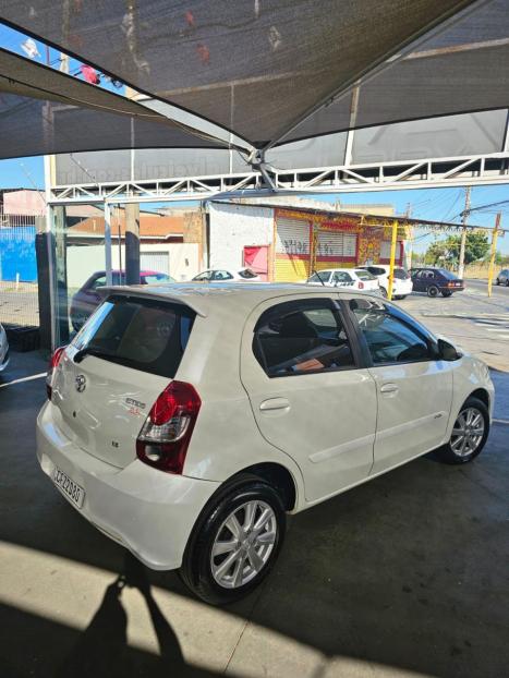 TOYOTA Etios Hatch 1.5 16V 4P FLEX X PLUS AUTOMTICO, Foto 3