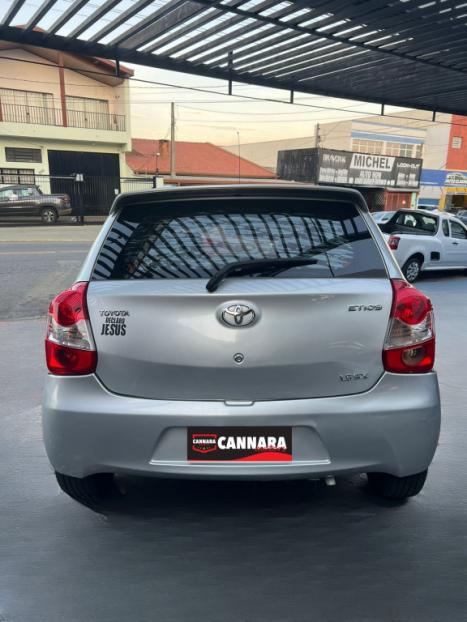 TOYOTA Etios Hatch 1.3 16V 4P FLEX XS, Foto 4