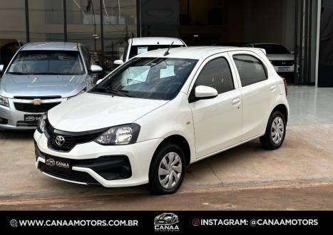 TOYOTA Etios Hatch 1.3 16V 4P FLEX X, Foto 2