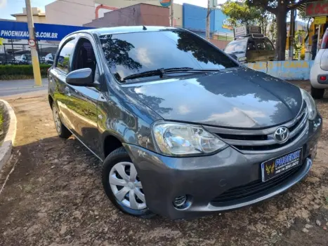 TOYOTA Etios Hatch 1.3 16V 4P FLEX XS, Foto 2