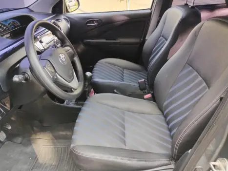 TOYOTA Etios Hatch 1.3 16V 4P FLEX XS, Foto 7