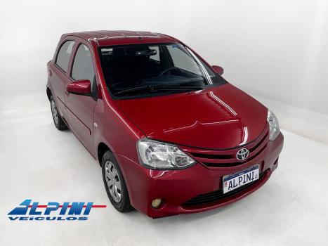 TOYOTA Etios Hatch , Foto 2