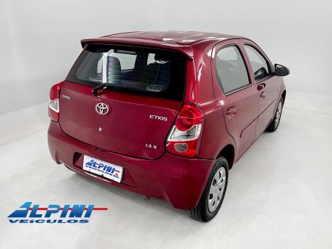 TOYOTA Etios Hatch , Foto 3