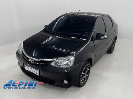 TOYOTA Etios Hatch , Foto 1