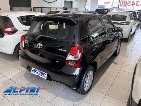 TOYOTA Etios Hatch , Foto 3