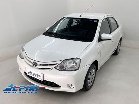 TOYOTA Etios Hatch , Foto 1