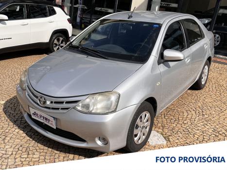 TOYOTA Etios Hatch , Foto 1
