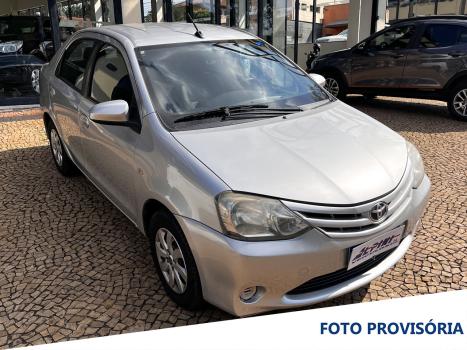 TOYOTA Etios Hatch , Foto 2