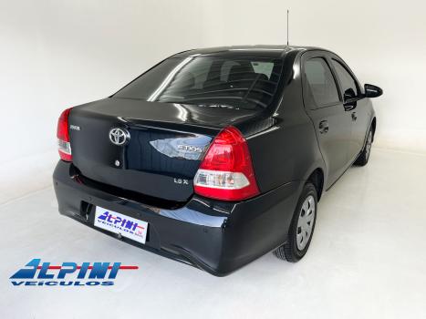TOYOTA Etios Hatch , Foto 3
