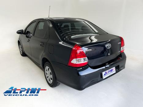TOYOTA Etios Hatch , Foto 4