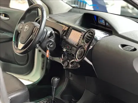 TOYOTA Etios Sedan , Foto 5