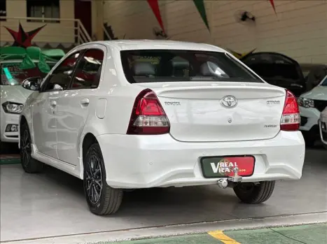 TOYOTA Etios Sedan , Foto 8