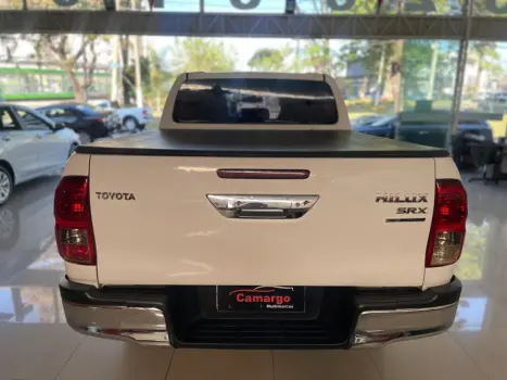 TOYOTA Hilux Caminhonete 2.8 16V SRX 4X4 TURBO DIESEL CABINE DUPLA AUTOMTICO, Foto 4