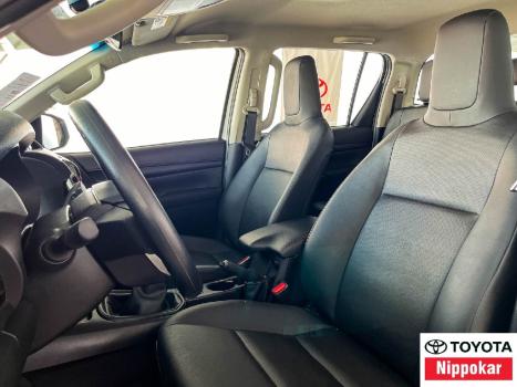 TOYOTA Hilux Caminhonete 2.8 4P 4X4 DIESEL CABINE DUPLA, Foto 2