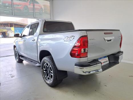 TOYOTA Hilux Caminhonete 2.8 16V SRX 4X4 DIESEL CABINE DUPLA AUTOMTICO, Foto 5