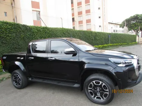 TOYOTA Hilux Caminhonete 2.8 16V SRX PLUS 4X4 TURBO DIESEL CABINE DUPLA AUTOMTICO, Foto 4