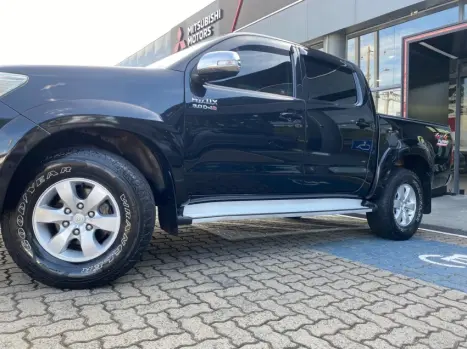 TOYOTA Hilux Caminhonete 3.0 4P 4X4 SRV TURBO DIESEL CABINE DUPLA AUTOMTICO, Foto 6