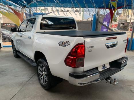 TOYOTA Hilux Caminhonete 2.8 16V SRX 4X4 DIESEL CABINE DUPLA AUTOMTICO, Foto 4