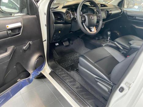 TOYOTA Hilux Caminhonete 2.8 4X4 DIESEL CABINE SIMPLES, Foto 13