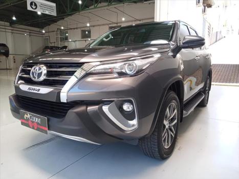 TOYOTA Hilux Caminhonete 2.8 16V SRX 4X4 DIESEL CABINE DUPLA AUTOMTICO, Foto 17