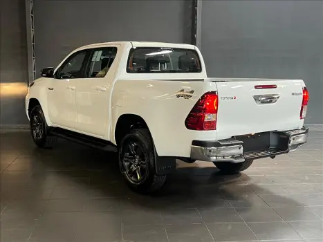 TOYOTA Hilux Caminhonete 2.8 16V 4P SR 4X4 DIESEL CABINE DUPLA AUTOMTICO, Foto 5