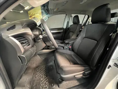 TOYOTA Hilux Caminhonete 2.8 16V 4P SR 4X4 DIESEL CABINE DUPLA AUTOMTICO, Foto 14