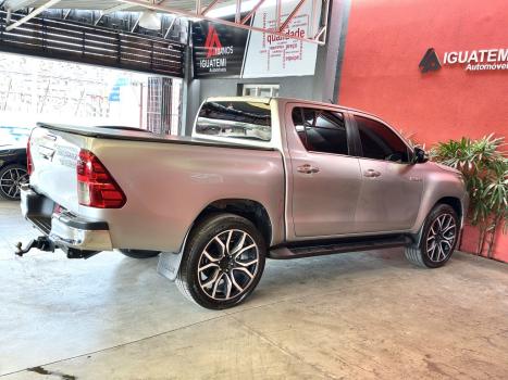 TOYOTA Hilux Caminhonete 2.8 16V SRX 4X4 DIESEL CABINE DUPLA AUTOMTICO, Foto 3