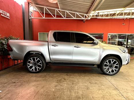 TOYOTA Hilux Caminhonete 2.8 16V SRX 4X4 DIESEL CABINE DUPLA AUTOMTICO, Foto 11