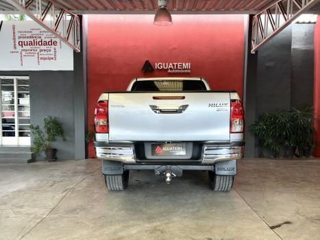 TOYOTA Hilux Caminhonete 2.8 16V SRX 4X4 DIESEL CABINE DUPLA AUTOMTICO, Foto 24
