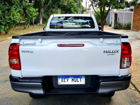 TOYOTA Hilux Caminhonete 2.8 4X4 DIESEL CABINE SIMPLES, Foto 4