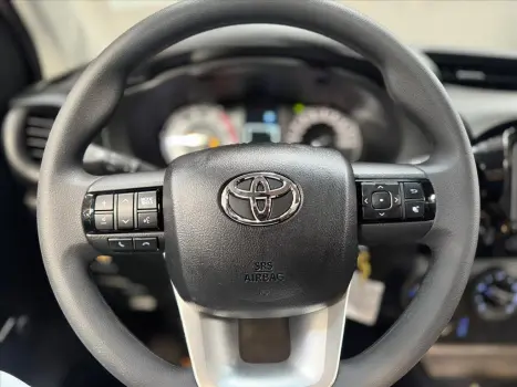 TOYOTA Hilux Caminhonete 2.8 4X4 DIESEL CABINE SIMPLES, Foto 16