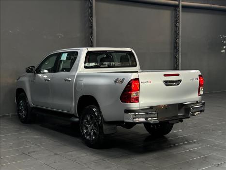 TOYOTA Hilux Caminhonete 2.8 16V 4P SR 4X4 DIESEL CABINE DUPLA AUTOMTICO, Foto 5