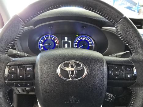 TOYOTA Hilux Caminhonete 2.7 16V 4P SRV FLEX 4X4  CABINE DUPLA AUTOMTICO, Foto 11