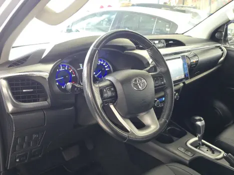 TOYOTA Hilux Caminhonete 2.7 16V 4P SRV FLEX CABINE DUPLA AUTOMTICO, Foto 14