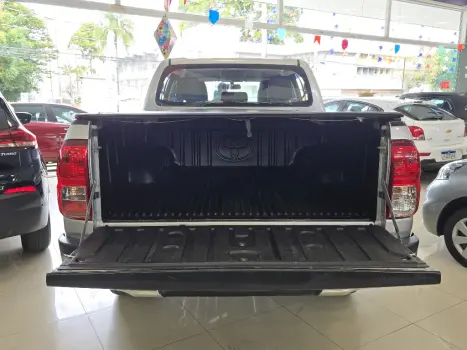 TOYOTA Hilux Caminhonete 2.7 16V 4P SRV FLEX CABINE DUPLA AUTOMTICO, Foto 17
