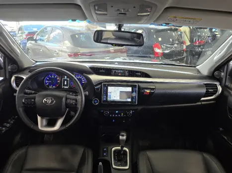 TOYOTA Hilux Caminhonete 2.7 16V 4P SRV FLEX 4X4  CABINE DUPLA AUTOMTICO, Foto 7