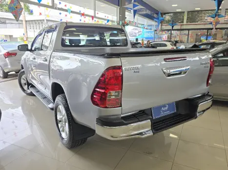 TOYOTA Hilux Caminhonete 2.7 16V 4P SRV FLEX CABINE DUPLA AUTOMTICO, Foto 4