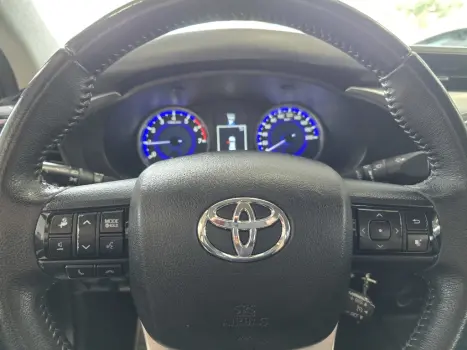 TOYOTA Hilux Caminhonete 2.7 16V 4P SRV FLEX CABINE DUPLA AUTOMTICO, Foto 11