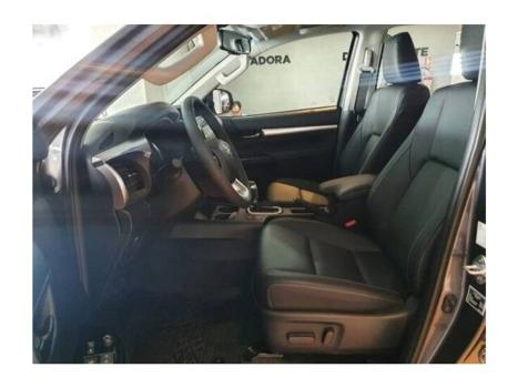 TOYOTA Hilux Caminhonete 2.8 4P 4X4 DIESEL CABINE DUPLA, Foto 8
