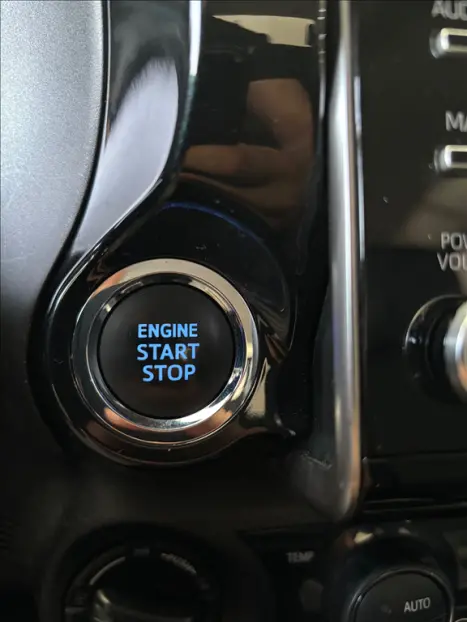TOYOTA Hilux Caminhonete 2.8 16V SRX 4X4 TURBO DIESEL CABINE DUPLA AUTOMTICO, Foto 10