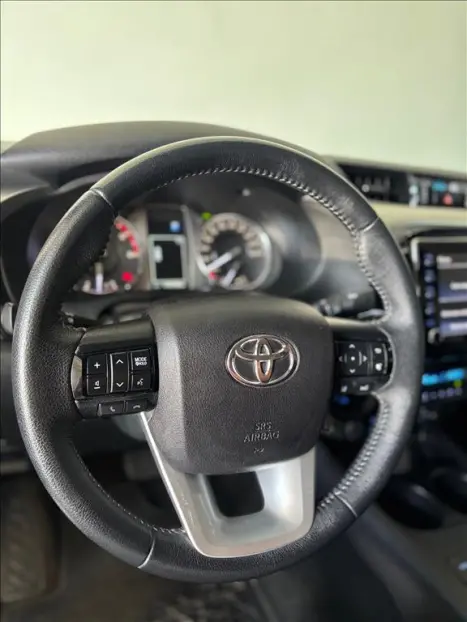 TOYOTA Hilux Caminhonete 2.8 16V SRX 4X4 TURBO DIESEL CABINE DUPLA AUTOMTICO, Foto 14