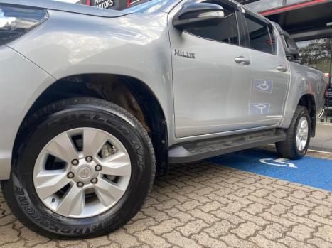 TOYOTA Hilux Caminhonete 2.8 16V SRV 4X4 DIESEL CABINE DUPLA AUTOMTICO, Foto 2