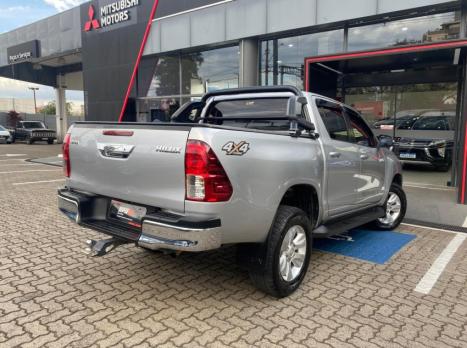 TOYOTA Hilux Caminhonete 2.8 16V SRV 4X4 DIESEL CABINE DUPLA AUTOMTICO, Foto 5