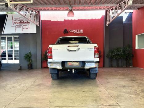 TOYOTA Hilux Caminhonete , Foto 3